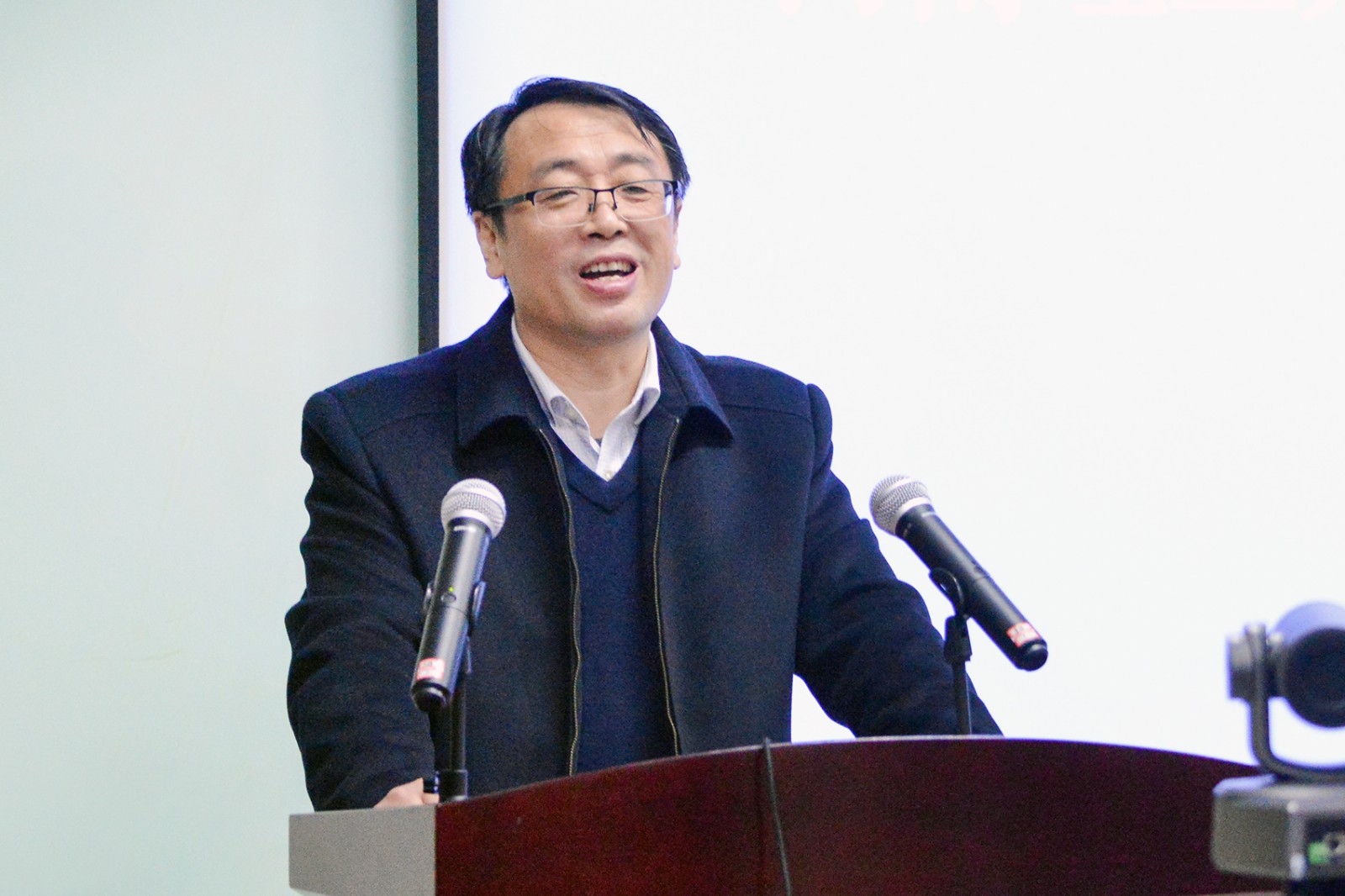 2 小黄书
副校长沈记全欢迎辞.jpg 2 小黄书
副校长沈记全欢迎辞.jpg