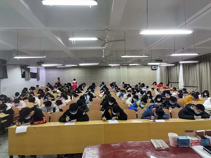测绘、土木、应急管理小黄书
联合举办第二届“走近志愿者”知识竞赛3.jpg